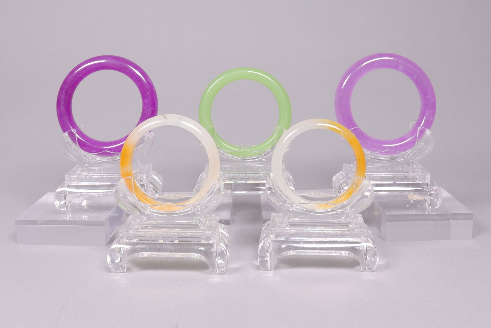 Lots Chinese bangles: Lots Chinese bangles.