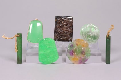 Lots Chinese carvings