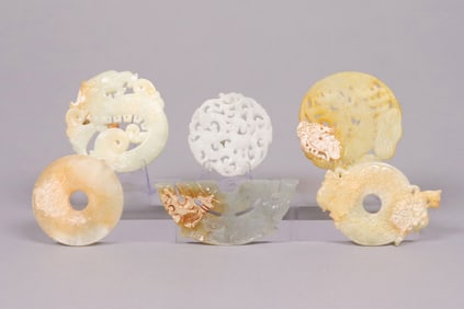 Lots Chinese jade carvings