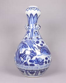 Chinese tall b/w vase