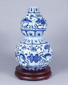 Chinese tall gourd vase