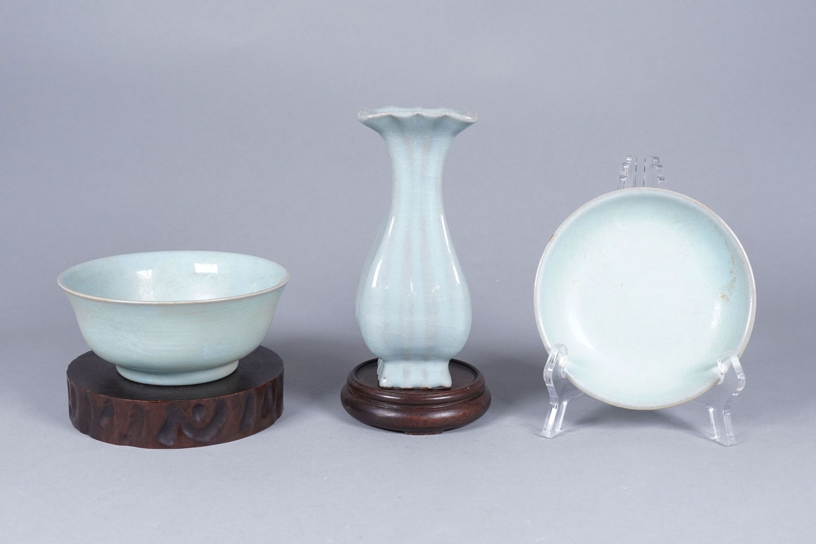 Lots Chinese celadon porcelains: Lots Chinese fine celadon porcelains. Largest H: 6.6" x W: 2.5."