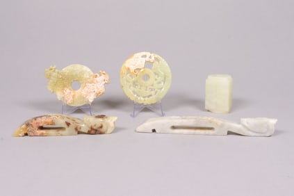 Lots Chinese carvings