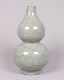 Chinese crackled gourd vase