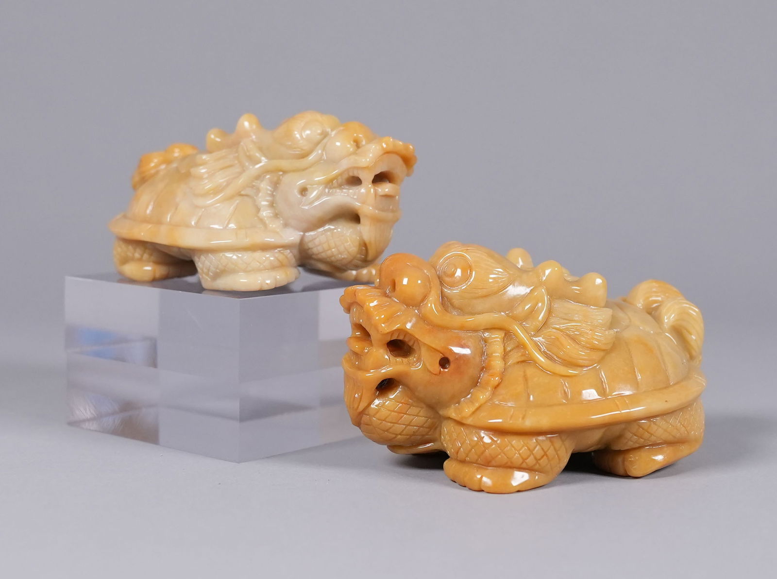 Lots Chinese jadeite carvings: Lots Chinese fine jadeite carvings.