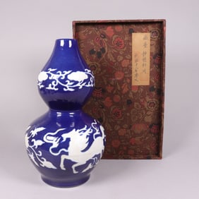 Chinese dragon gourd vase with silk box