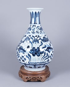 Chinese large b/w vase