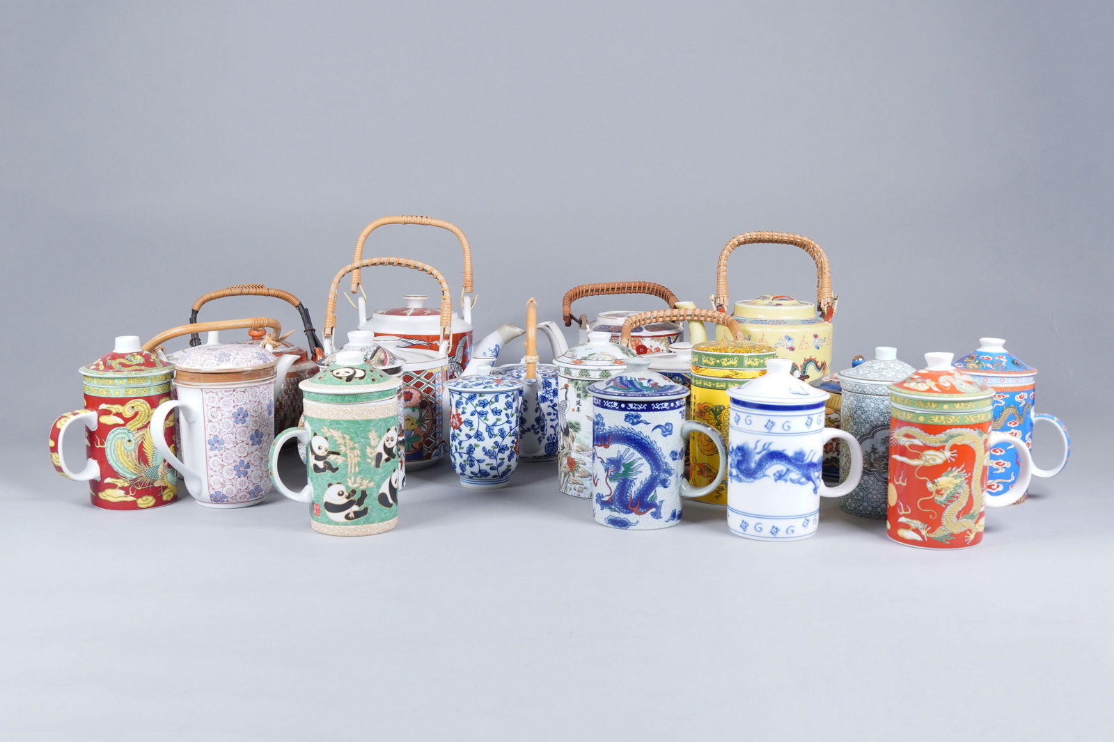 Lots Asian styles cup: Lots Asian styles cup.