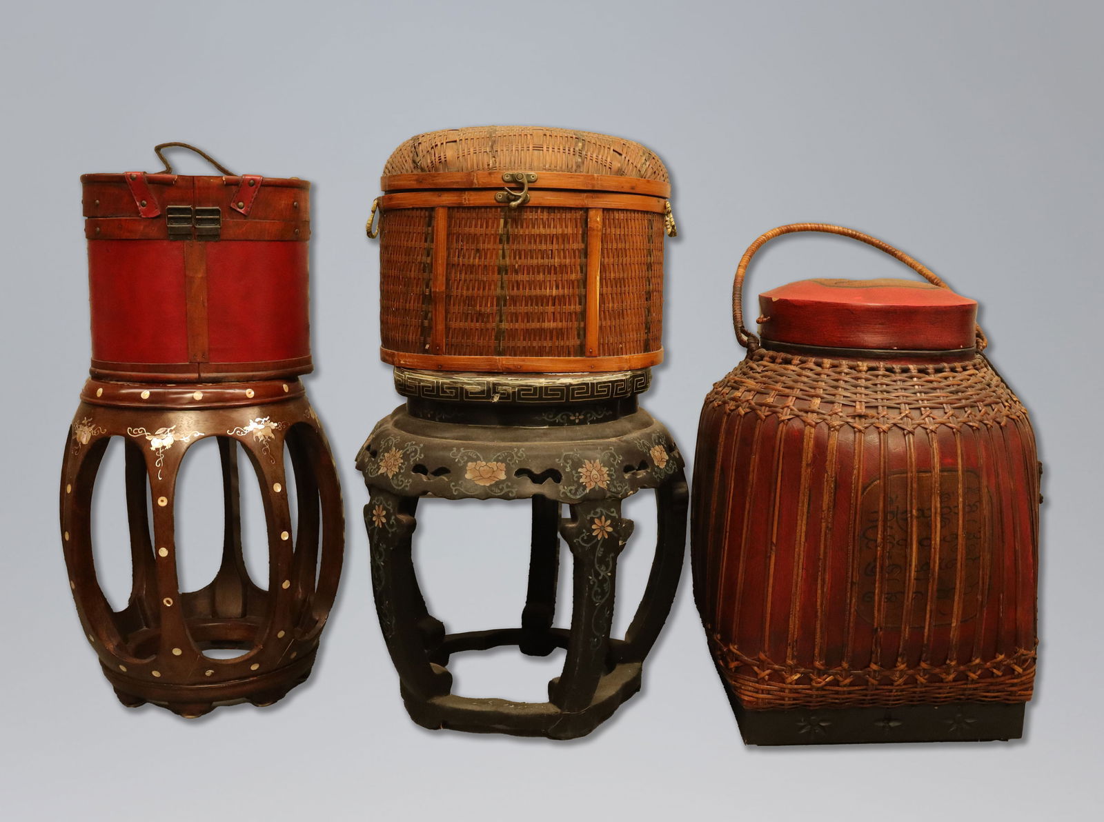 Lots Chinese items: Lots Chinese baskets, and chairs. Condition selling it as is.