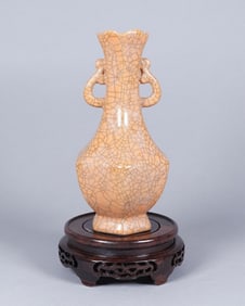 Chinese crackled vase