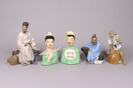 Lots Asian figurines