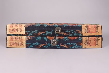 Lots Chinese long scrolls in box