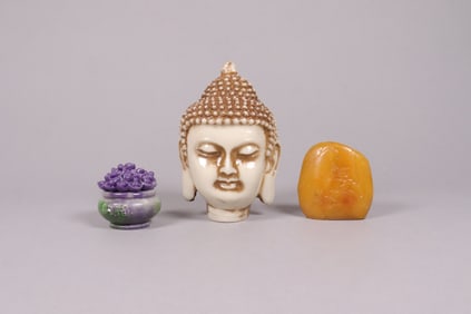 Lots Chinese carvings