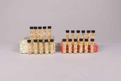 Lots gold flakes ungraded