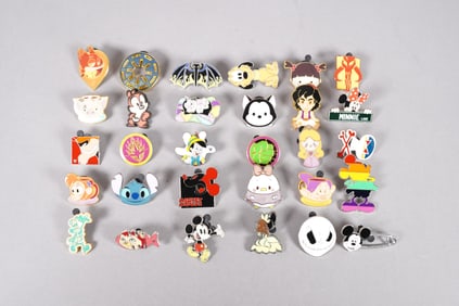 Lots Disney pins