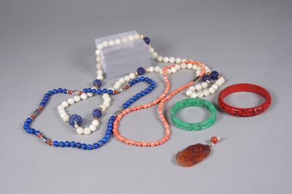 Lots Asian beaded items