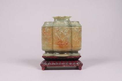 Chinese fine jade lidded box