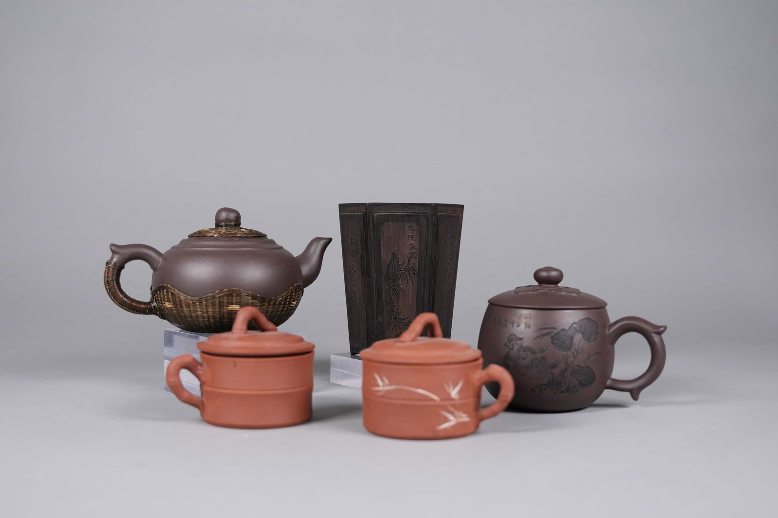 Lots Chinese tea items: Lots Chinese tea items. Largest H: 4.6" x W: 3.4."