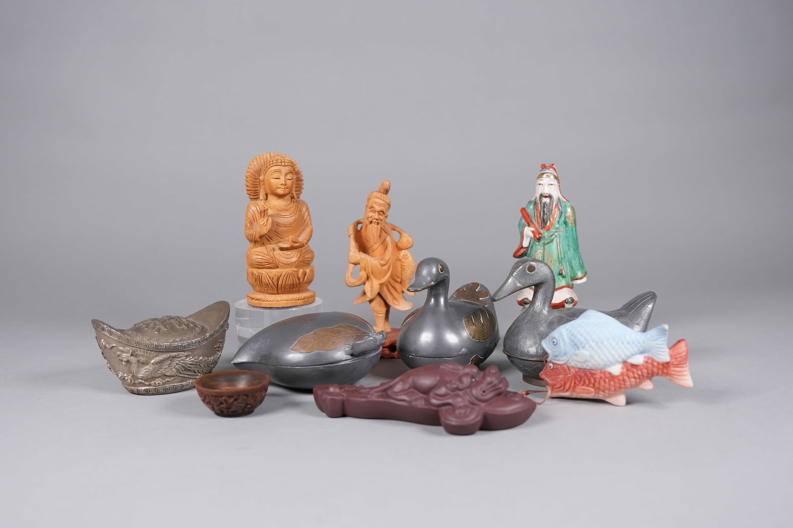 Lots Chinese items: Lots Chinese items, some are pewters. Largest H: 6" x W: 2.5."