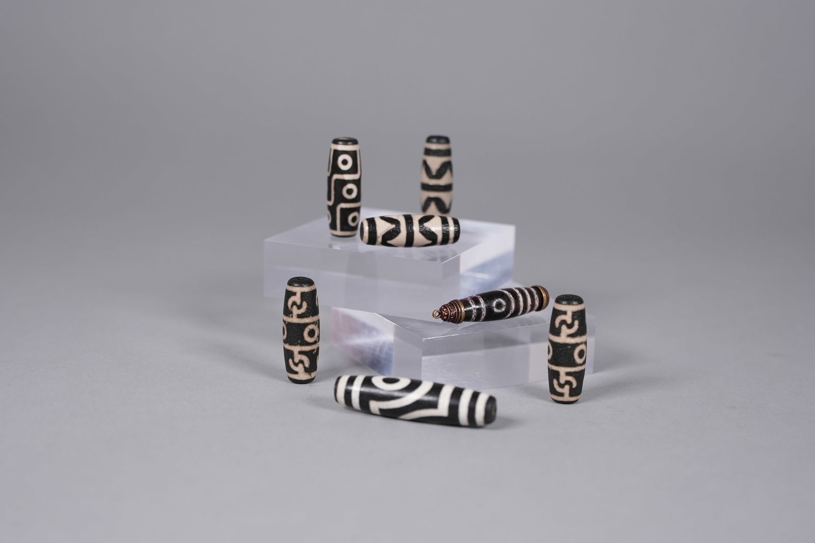 Lots Tibetan dzi beads (1 of 5)