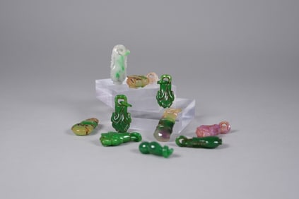 Lots Chinese carvings