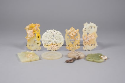 Lots Chinese carvings