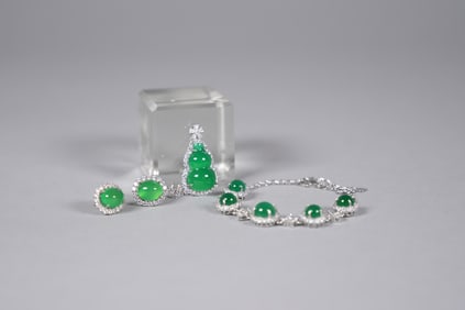 Lots Chinese apple green items