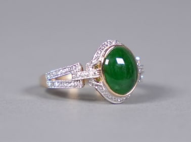 14 kt y/g jadeite diamond ring US 6.75