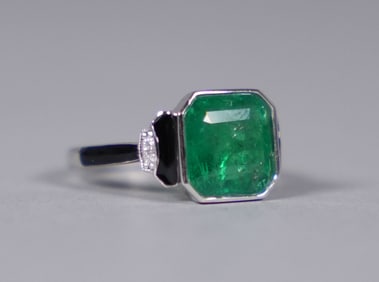 Platinum emerald diamond ring US 6.75