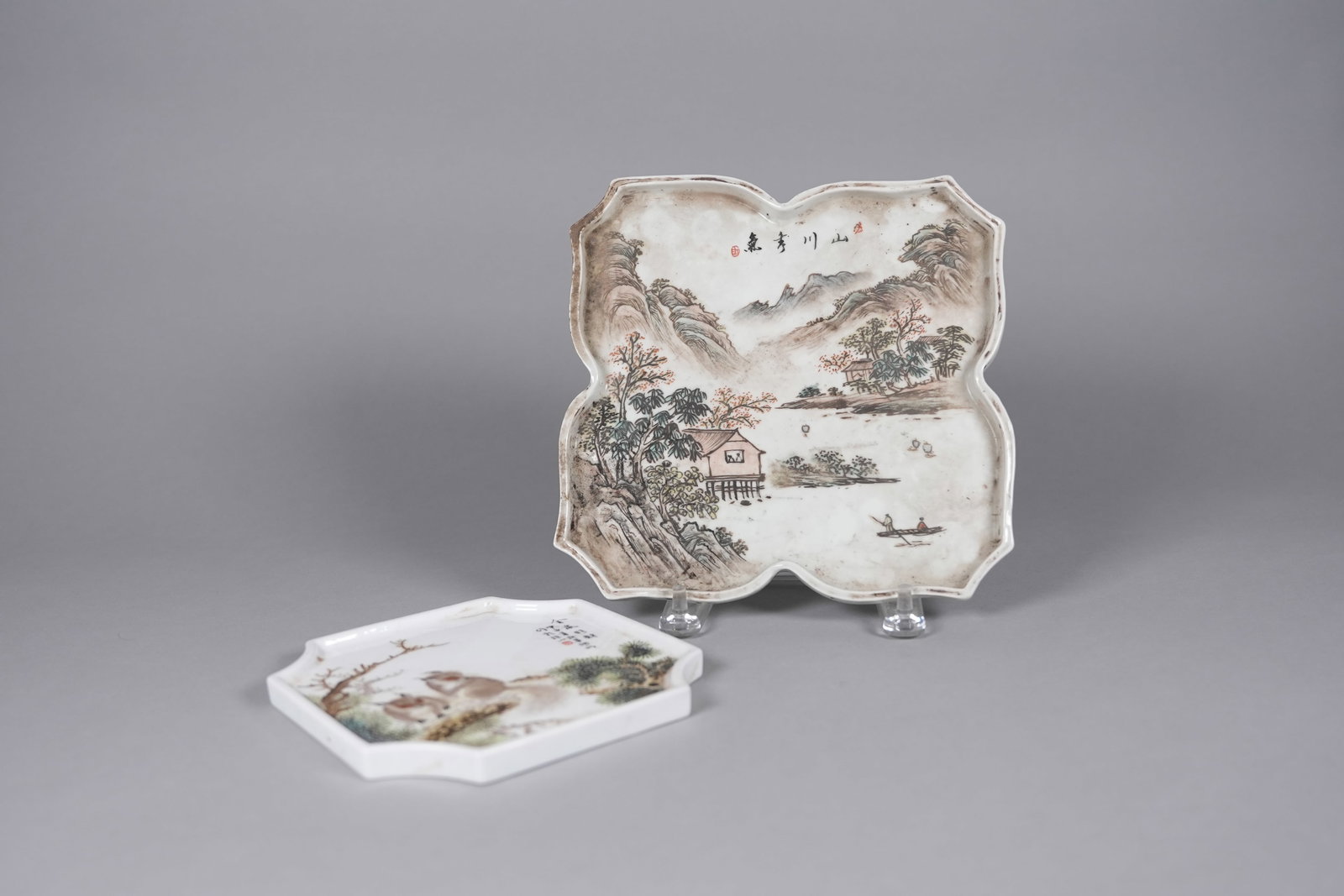 Lots Chinese fine platter: Lots Chinese porcelain platters. Largest H: 6" x W: 3.3."