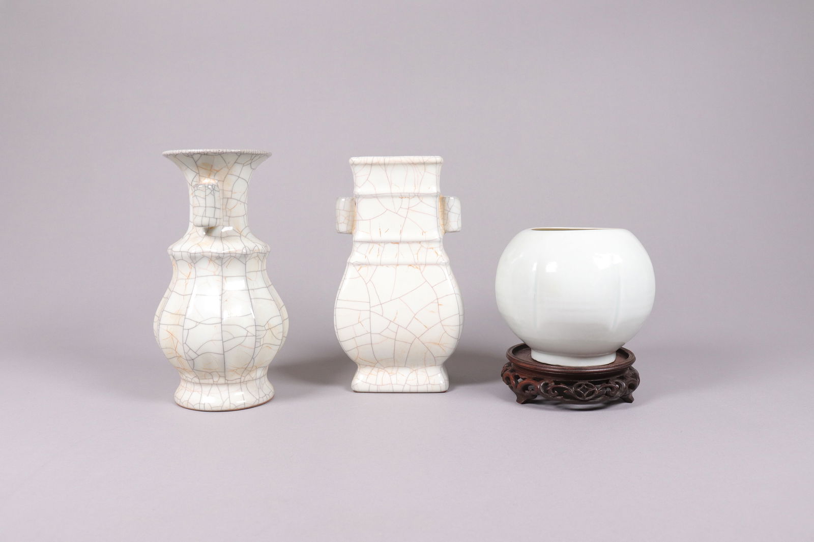 Lots Chinese porcelains: Lots Chinese fine porcelains, largest H: 8.1" x W: 4.25."