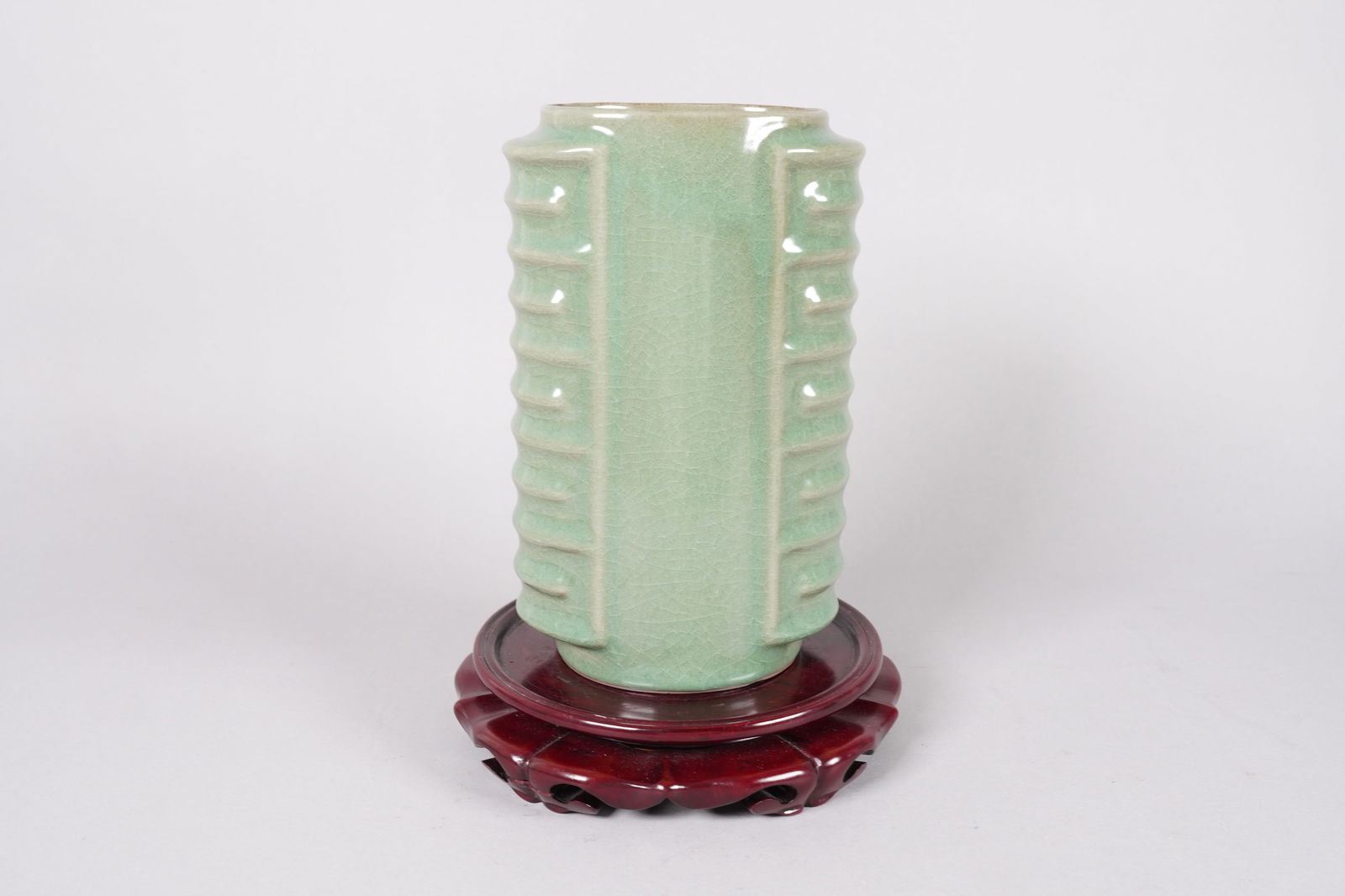 Chinese green crackled vase: Chinese green vase. H: 8.2" x W: 5.4."