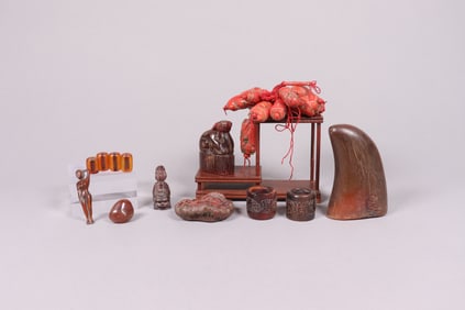 Lots Chinese carvings