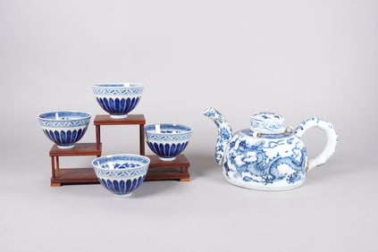 Lots Chinese b/w porcelains