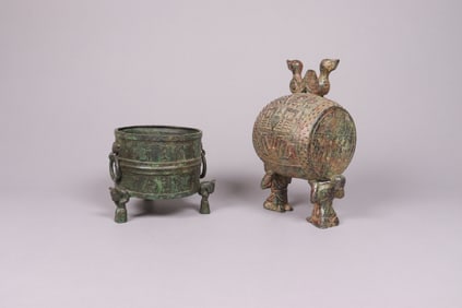 2 Chinese bronze vessels