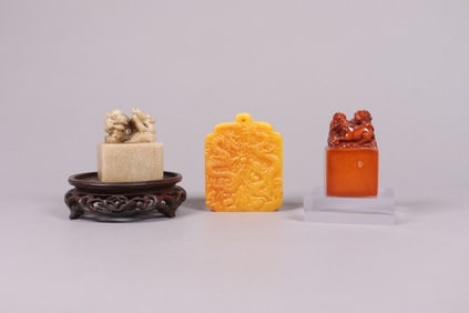 Lots Chinese carvings