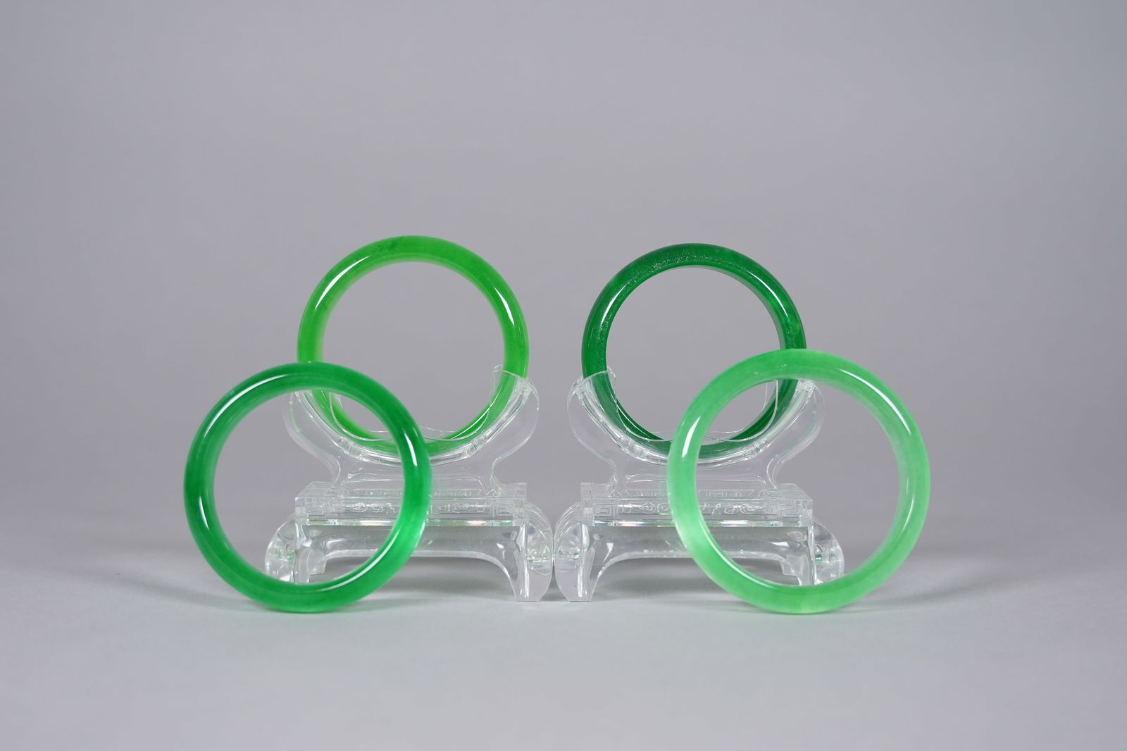 Lots Chinese apple green bangles: Lots Chinese apple green bangles.