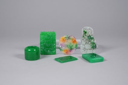 Lots Chinese carvings