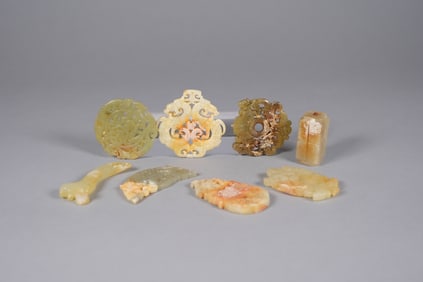 Lots Chinese carvings