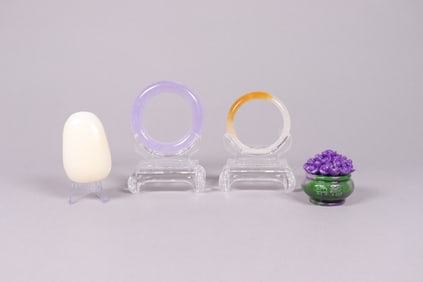 Lots Chinese carvings