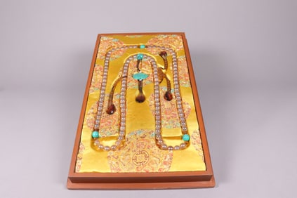 Chinese long court bead necklace