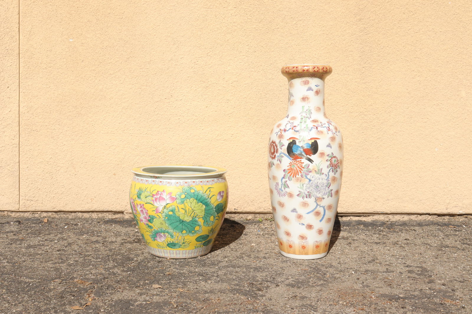 Lots Chinese fine vase: Lots Chinese fine vase, largest H: 37" x W: 14."