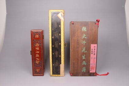 Lots Chinese art scrolls