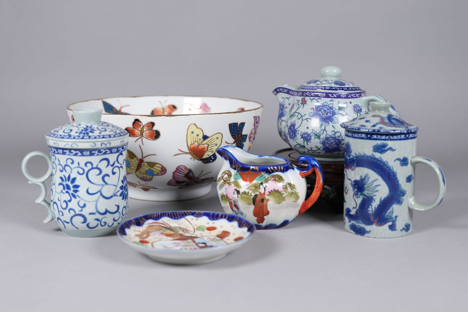 Lots Asian items (1 of 7)