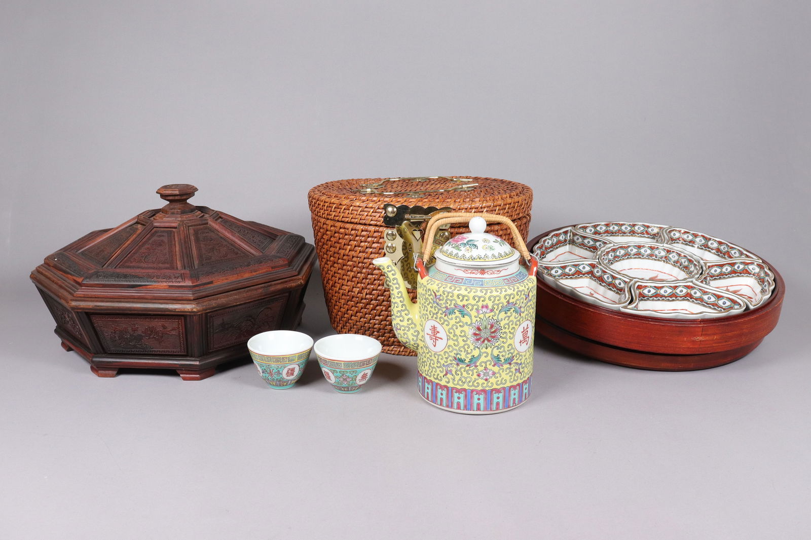 Lots Asian items (1 of 7)