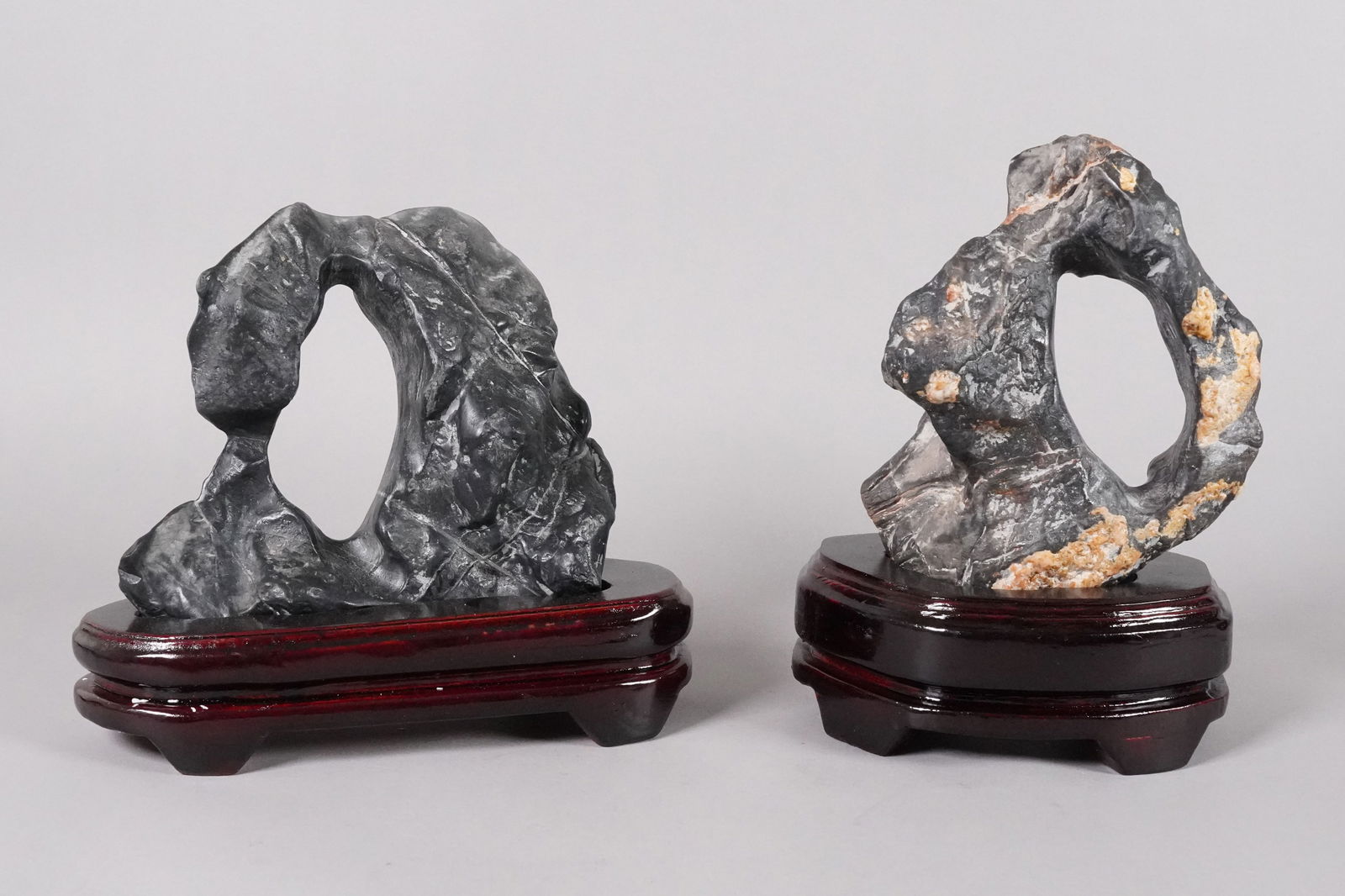 2 possibly meteorite boulder on stand (1 of 5)