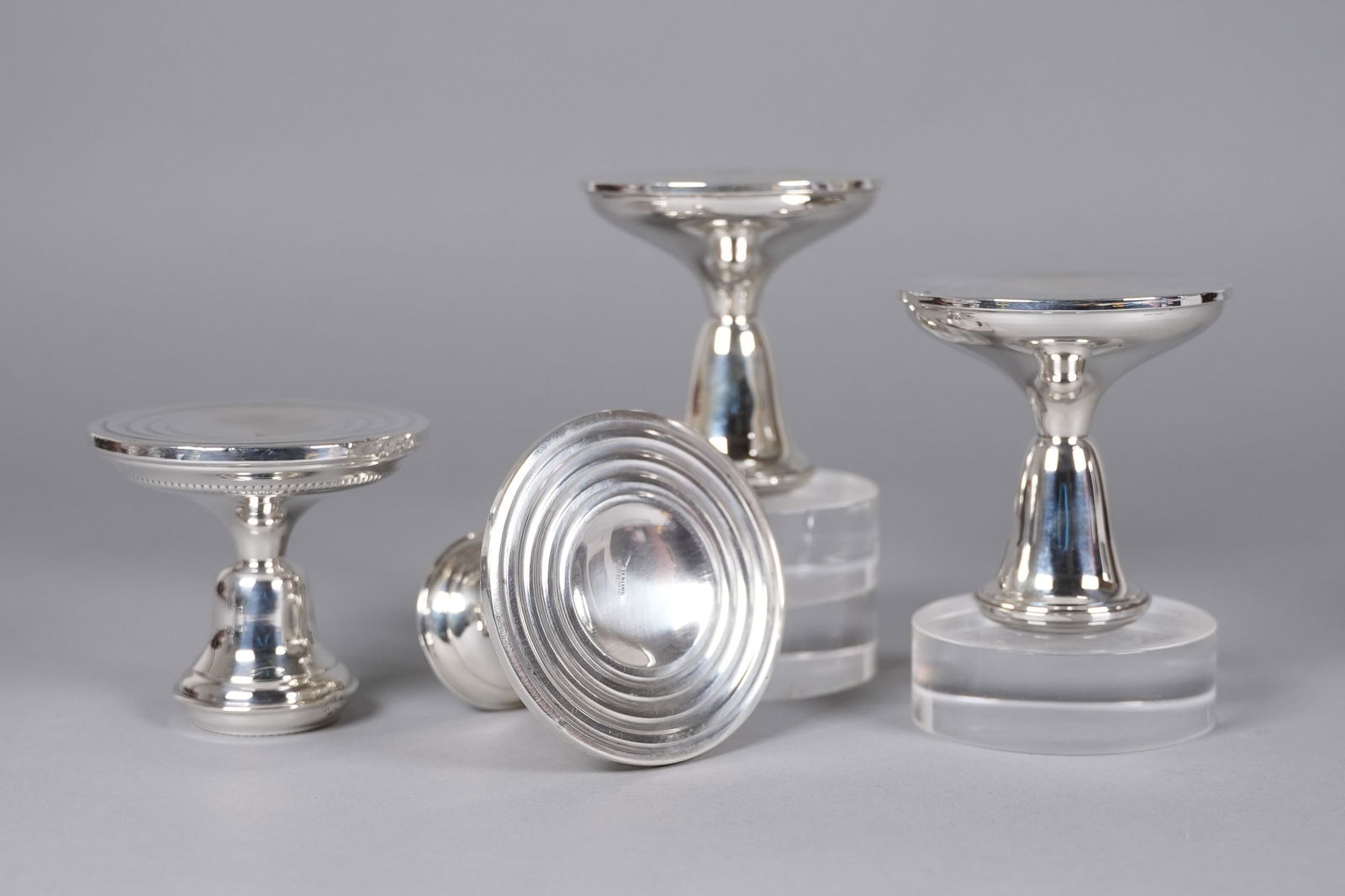 Lots antique sterling candle holders 34.7 oz: Lots antique sterling candle holders. Total 34.7 oz.