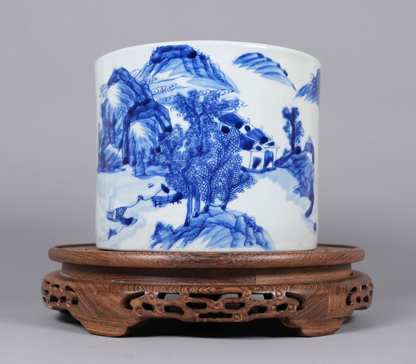 Chinese fine b/w brush pot (1 of 7)