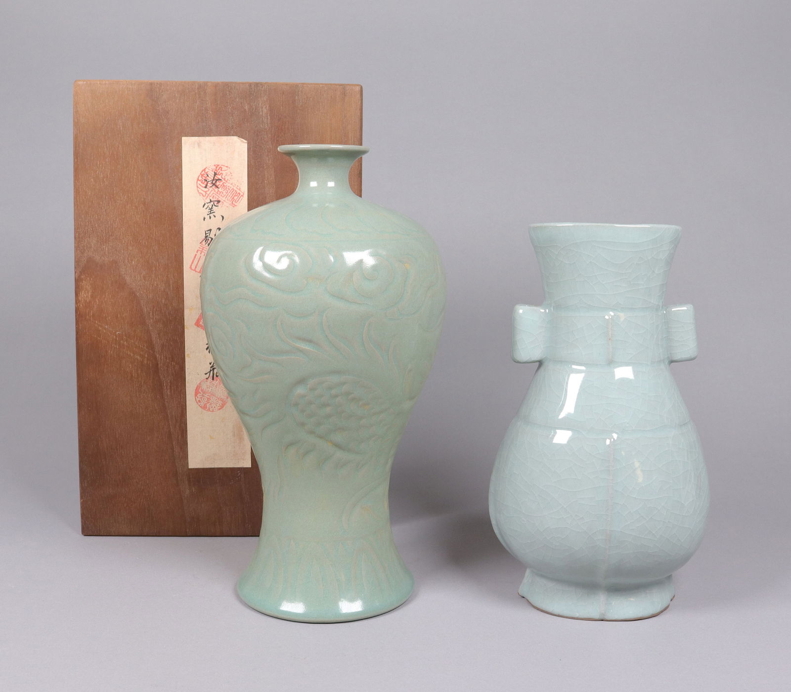 Lots Chinese fine celadon vase: Lots Chinese celadon vase. Largest H: 10.65" x W: 5.15."