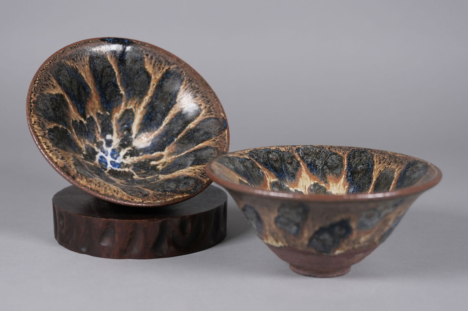 2 Chinese large bowls (1 of 7)